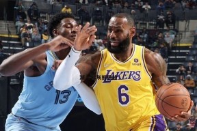 维基体育平台-詹姆斯三巨头联手，逆转取胜得分突破，连续三场30+冲击季后赛！的简单介绍